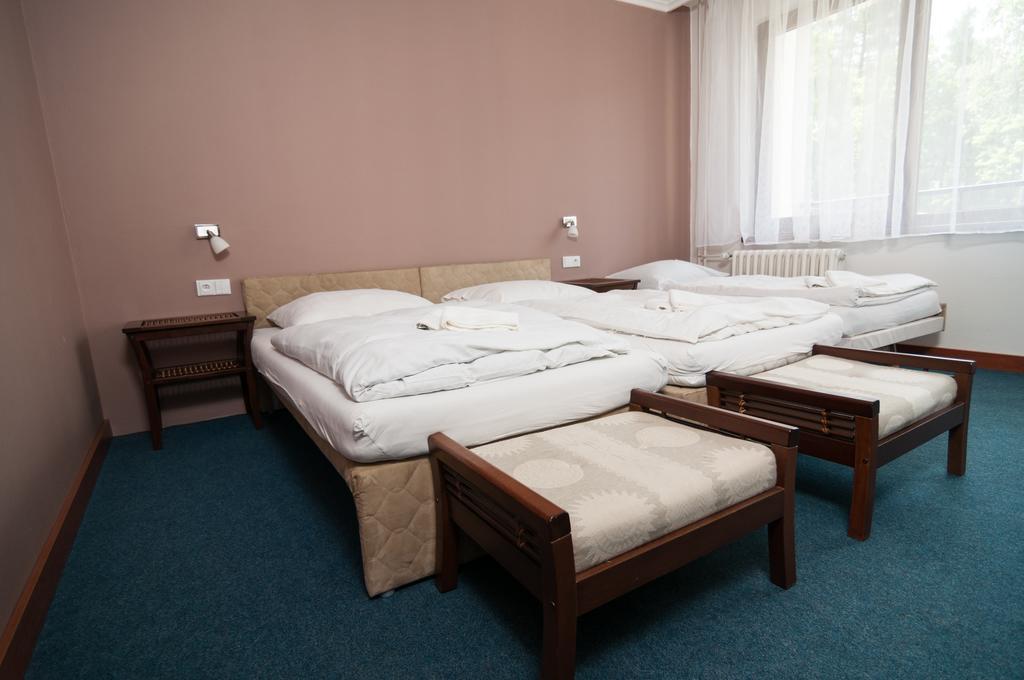 Hotel Radejov Knezdub Экстерьер фото