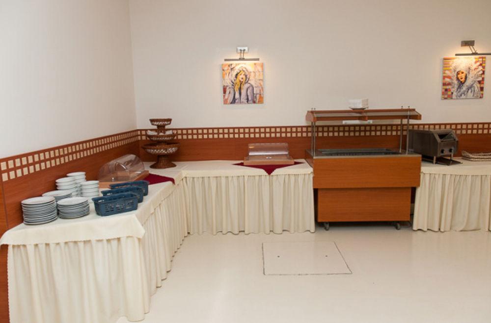 Hotel Radejov Knezdub Экстерьер фото